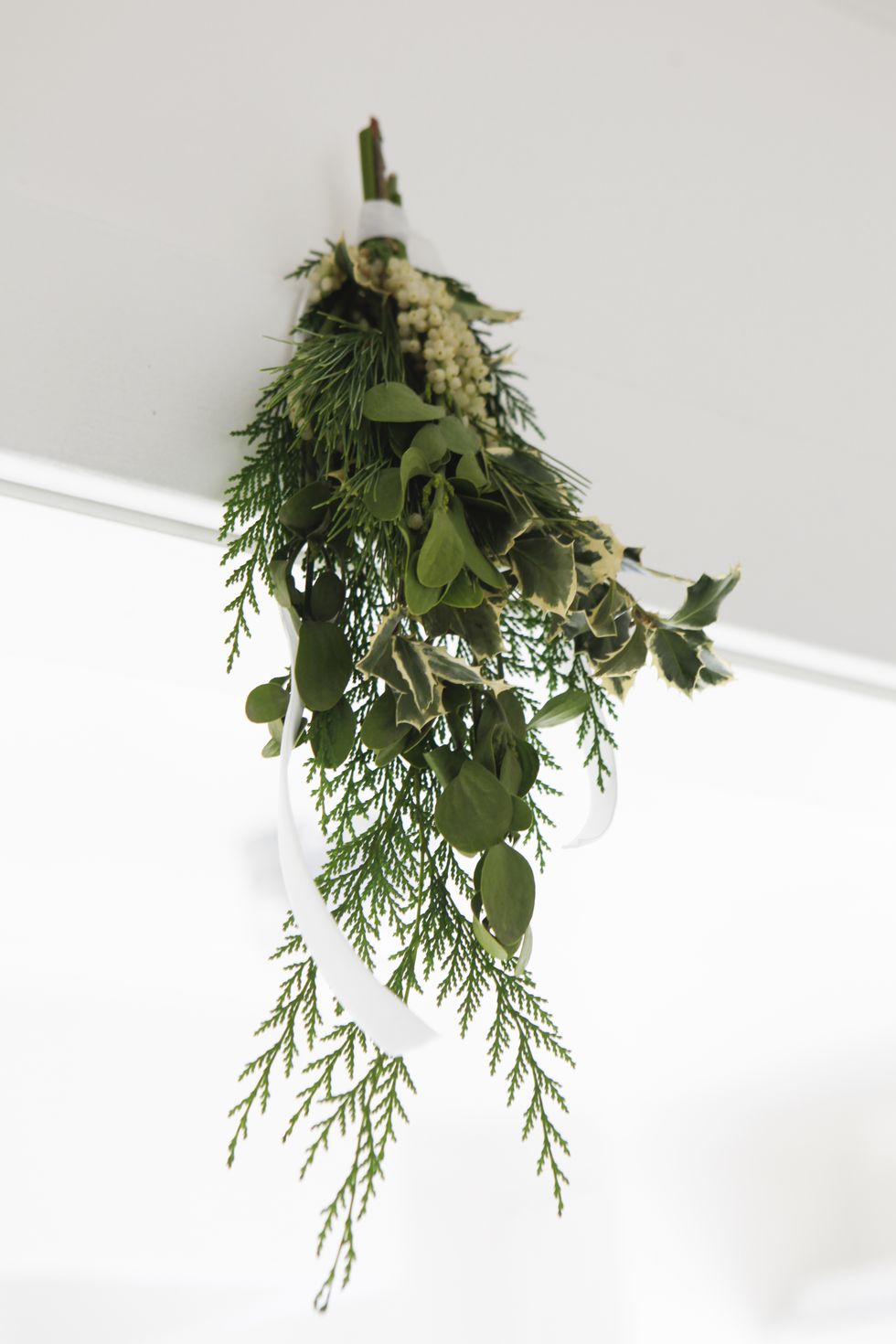 holiday-decor-ideas-mistletoe