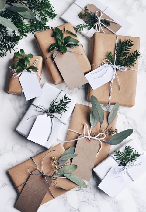 holiday-decor-ideas-wrapping-paper